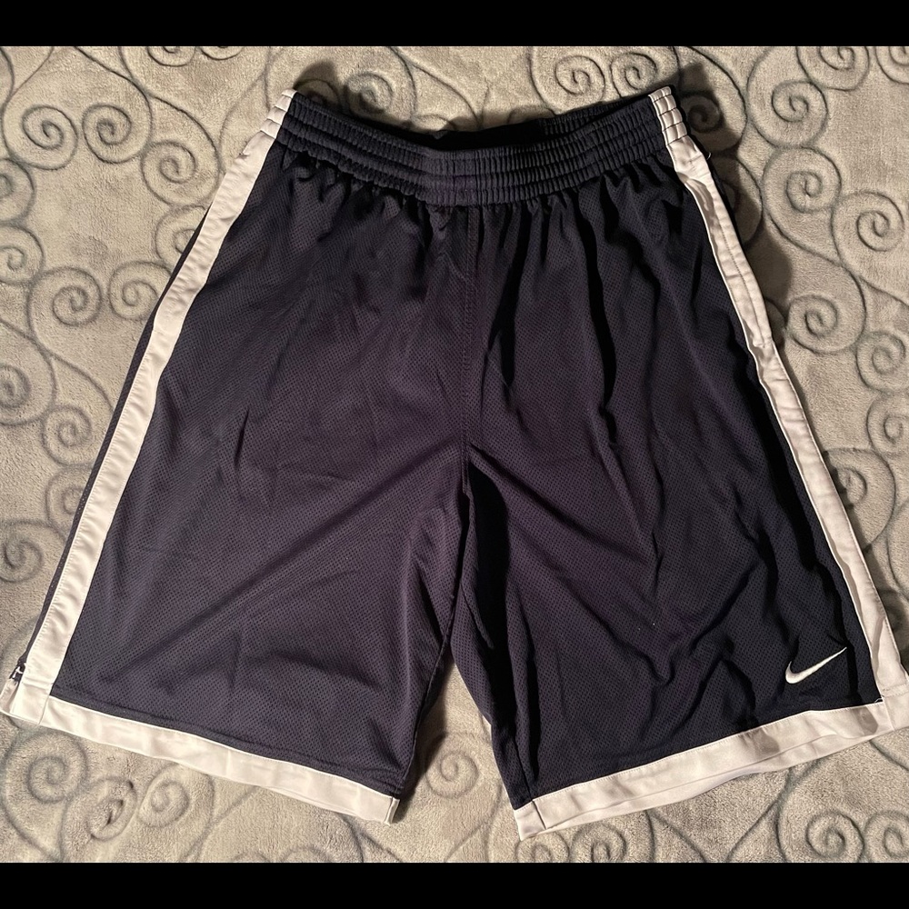 Nike Basketball Shorts! Size:L